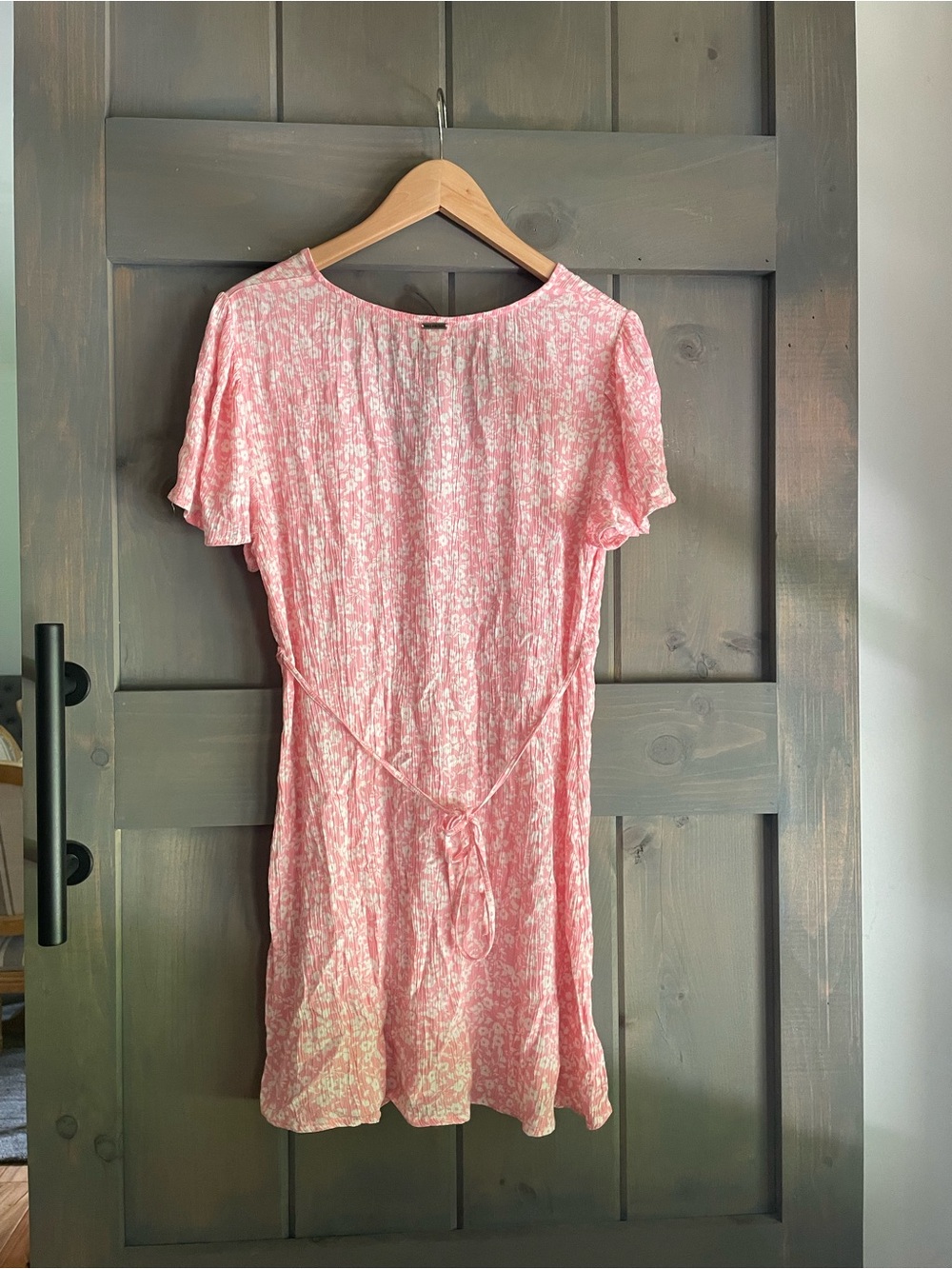 Billabong Pink and White Floral Summer Dress - Picture 2 of 5